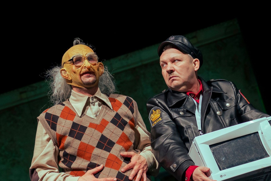 «Смерть Тарелкина» в театре «Красный факел»