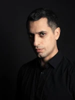 Роман Габриа